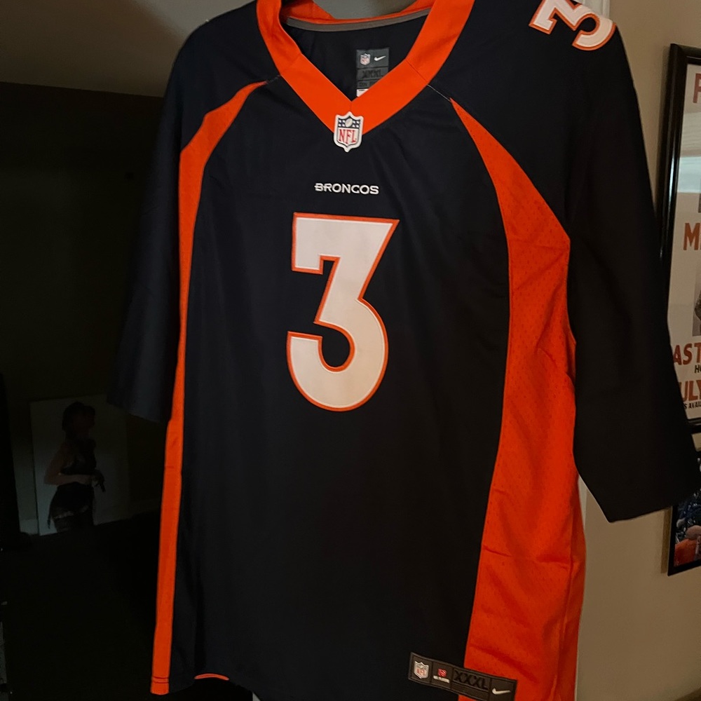 Denver Russell Wilson jersey XXXL. #3 will rebound next year!